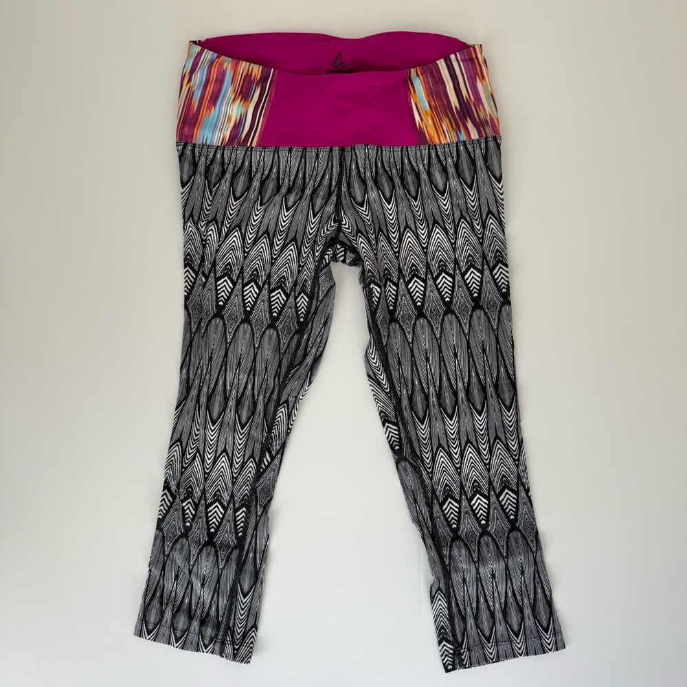 prAna Geometric Ikat Long Sleeve Top & Capri Legging Set XS Bundle - Picture 6 of 10